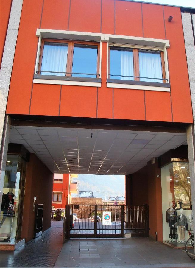 Lucini Ai Portici Apartman Tirano Kültér fotó
