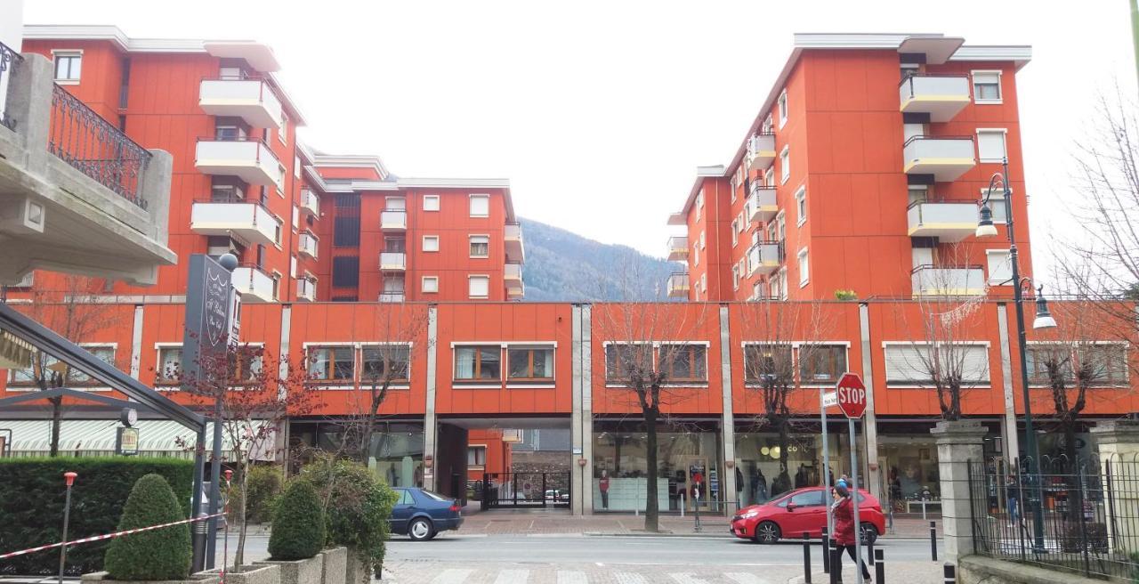 Lucini Ai Portici Apartman Tirano Kültér fotó