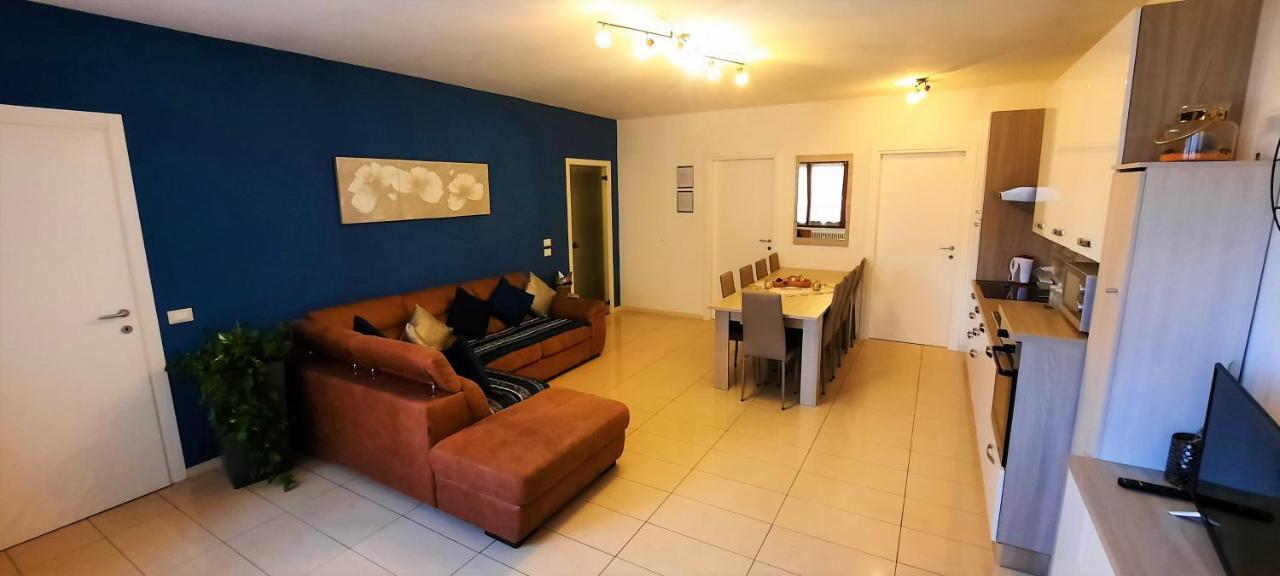 Lucini Ai Portici Apartman Tirano Kültér fotó